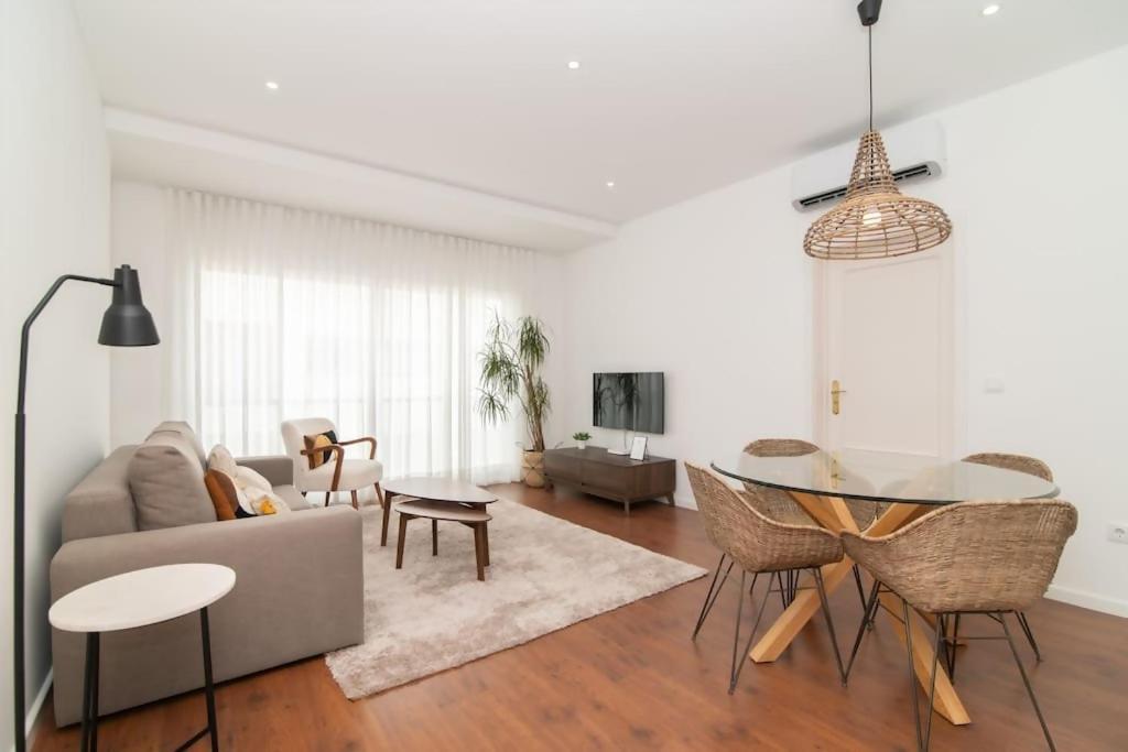 Cozy Sea View Apartment Near City & Airport ポンタ・デルガダ エクステリア 写真